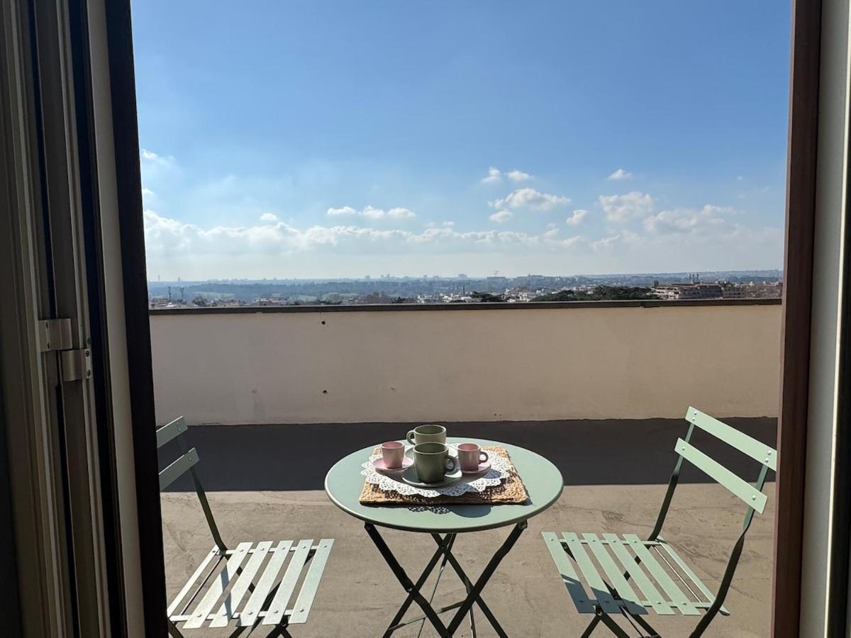Rooftop Via Appia Nuova, Apartamento *